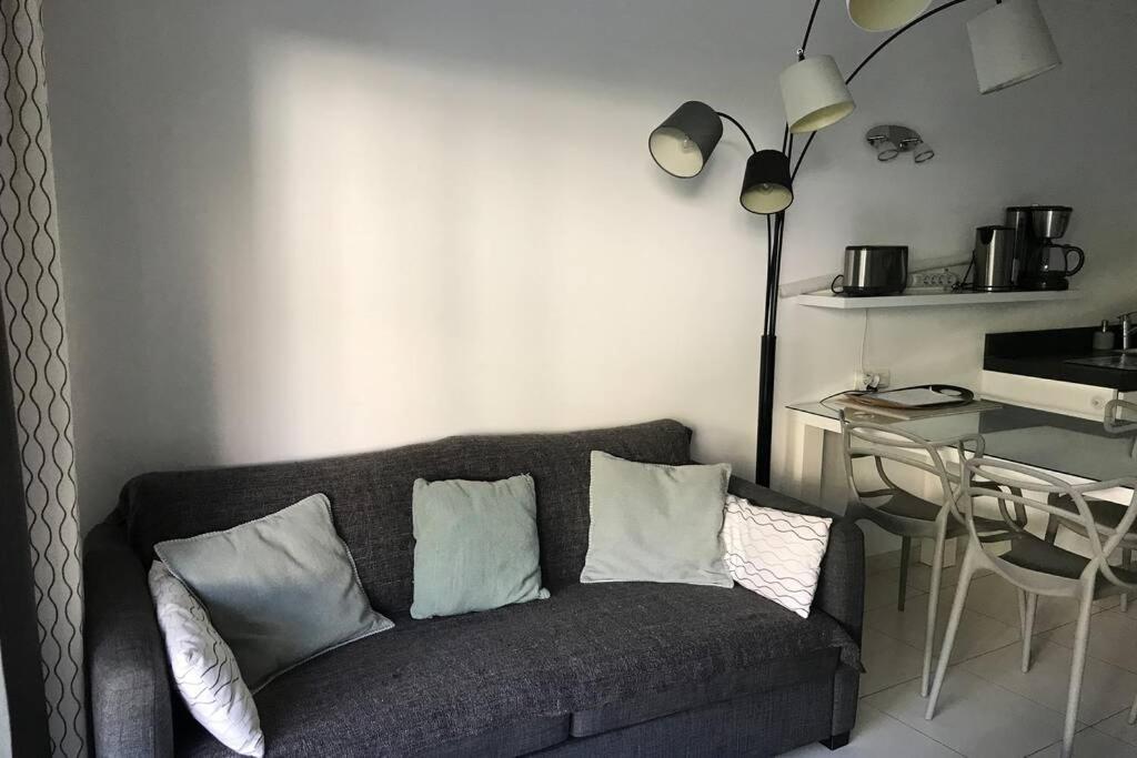app Le Rocazur avec piscine et parking en bord de mer à 500M du centre ville Menton Exterior foto